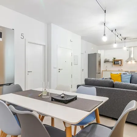 Flatguest Paez 3*